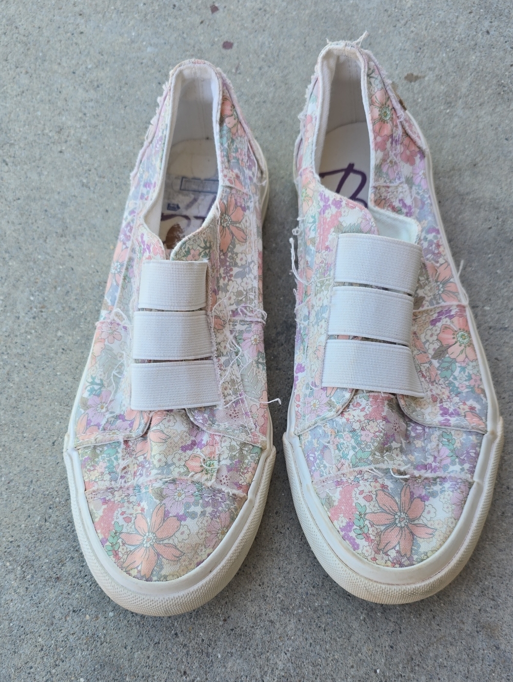 Women’s Floral Slip-On Sneakers in Pastel Pink